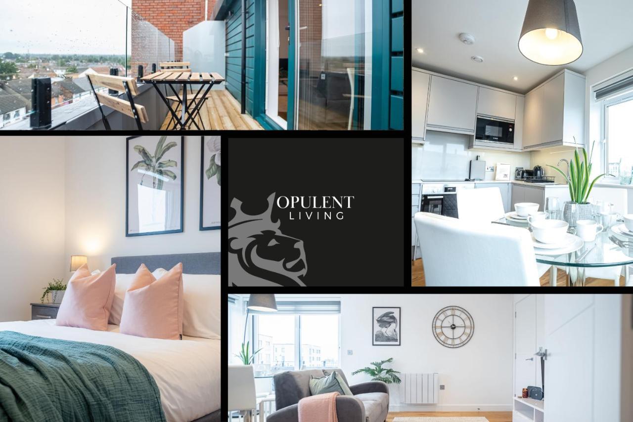 Luxe & Stylish 1 & 2 Bed Flats Near Heathrow, Legoland, & Windsor Slough Kültér fotó